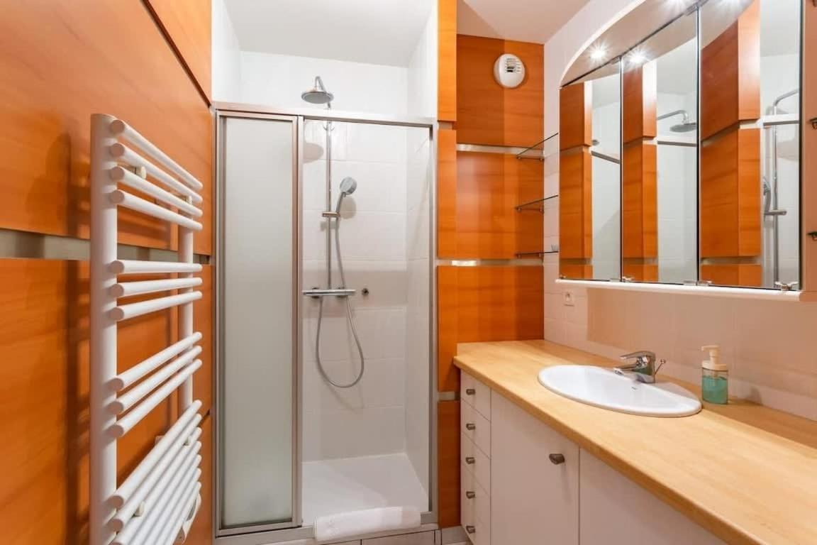 L'Opale - Joli Appartement Avec Jardin Et Garage 디나르 외부 사진